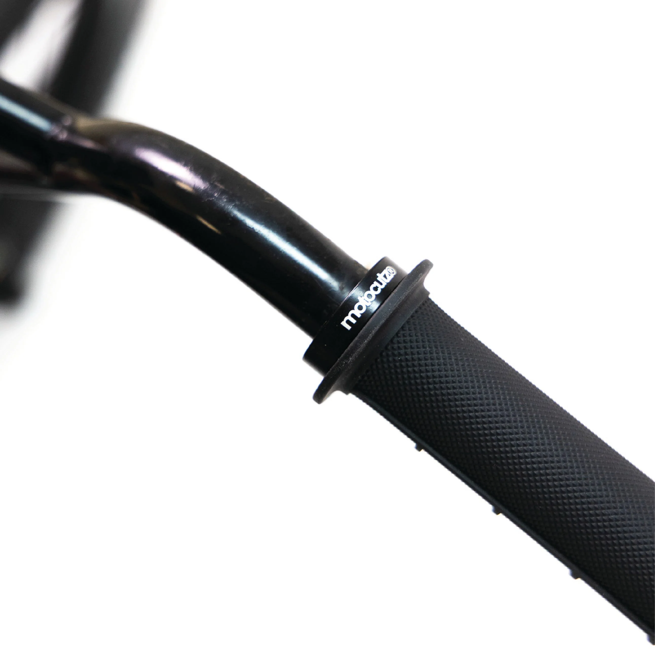 Mid Flange Bolt-On Grips Black - Image 5